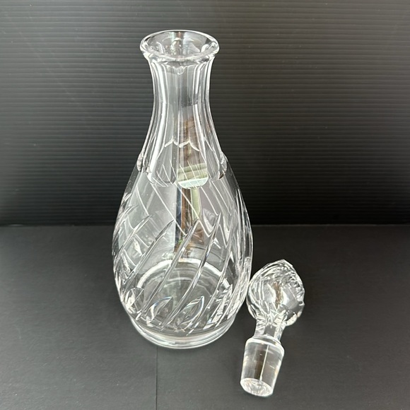 Decanter by Stuart England Signed Crystal ‘Lyric’ Swirl and Leaf Pattern 11”H - Picture 7 of 11